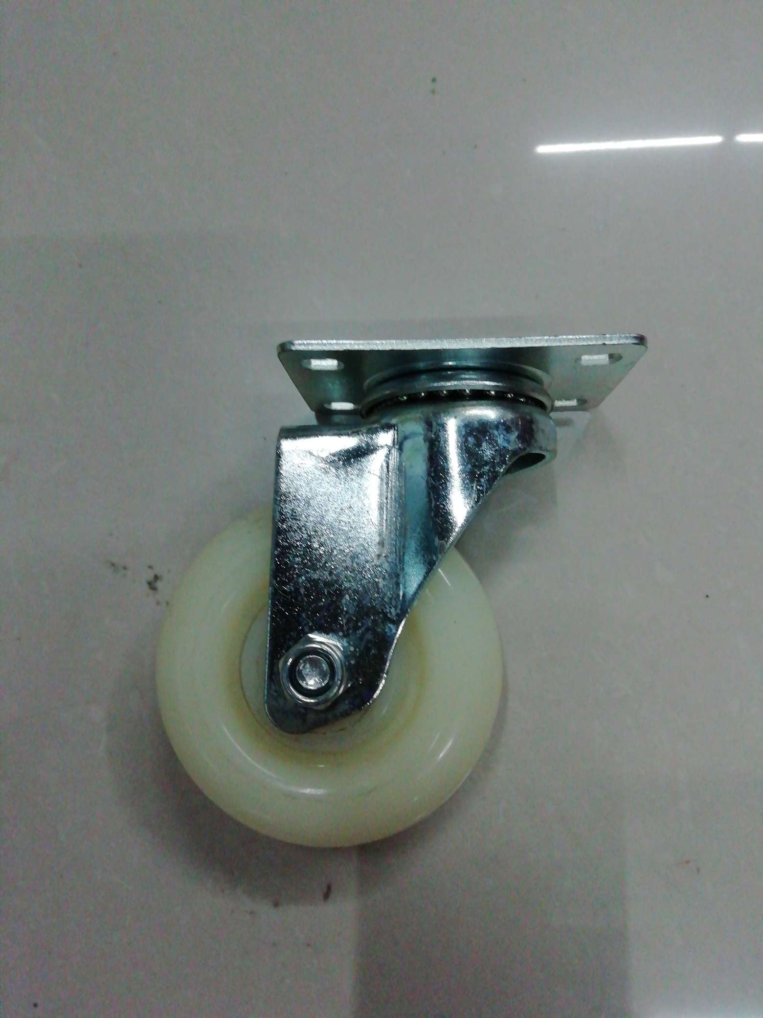 4-inch Jiale medium-sized white nylon casters Item Picture