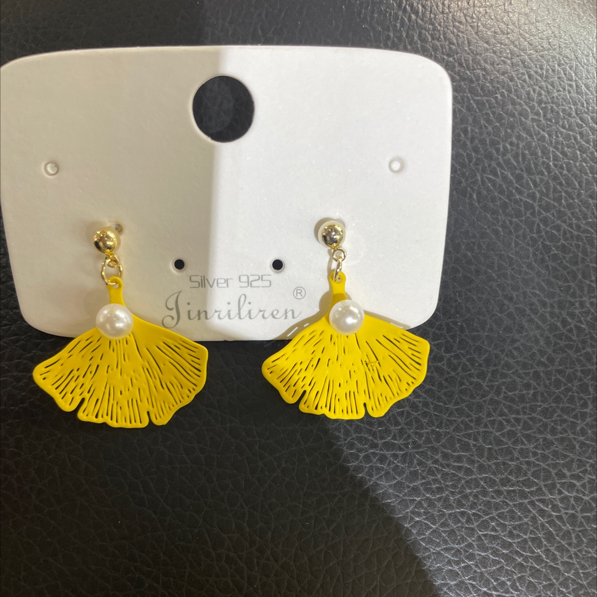 今日丽人韩版时尚枫叶图案设计风格独特气质