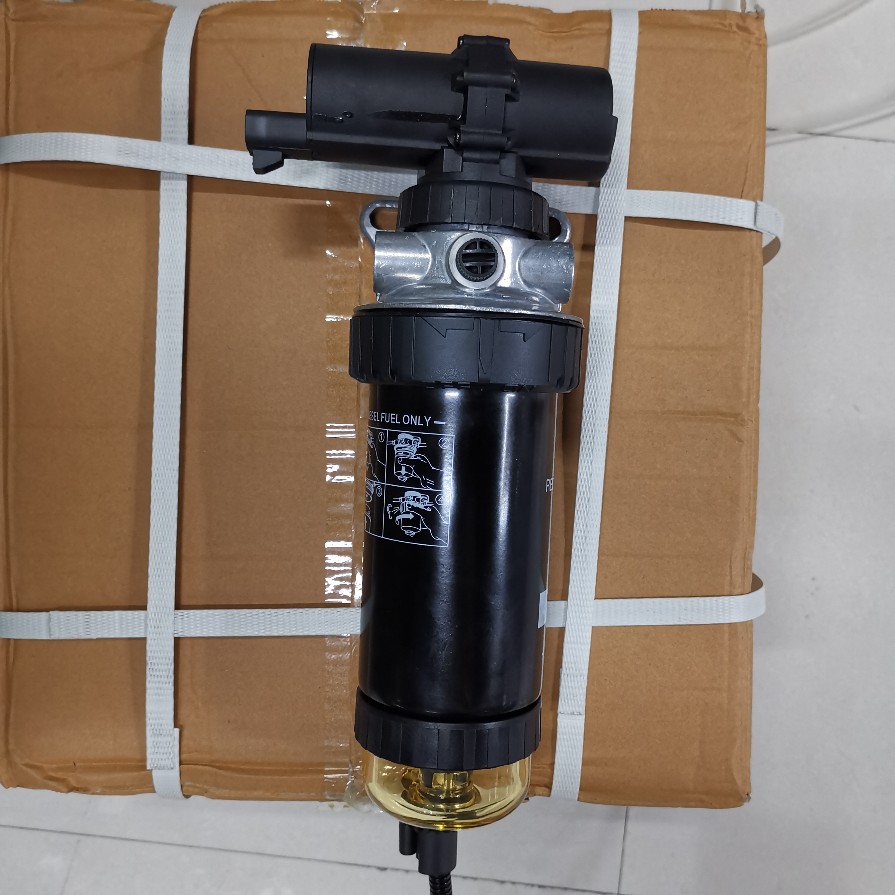 Qianglu construction machinery fuel filter assembly excavator fuel filter RE529643