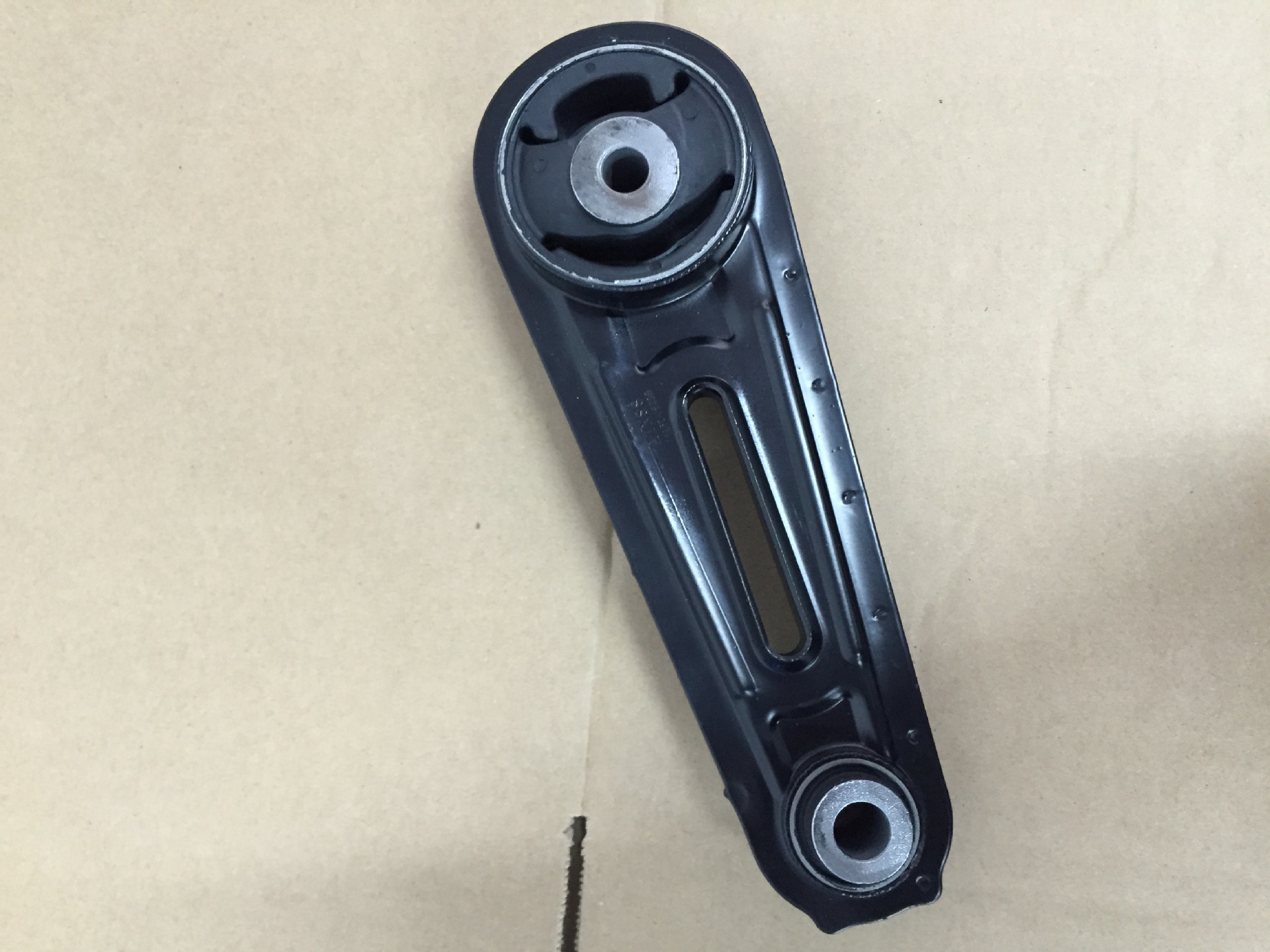 Engine Mount 11360-JE20A is suitable for Nissan vehicles detail image 1