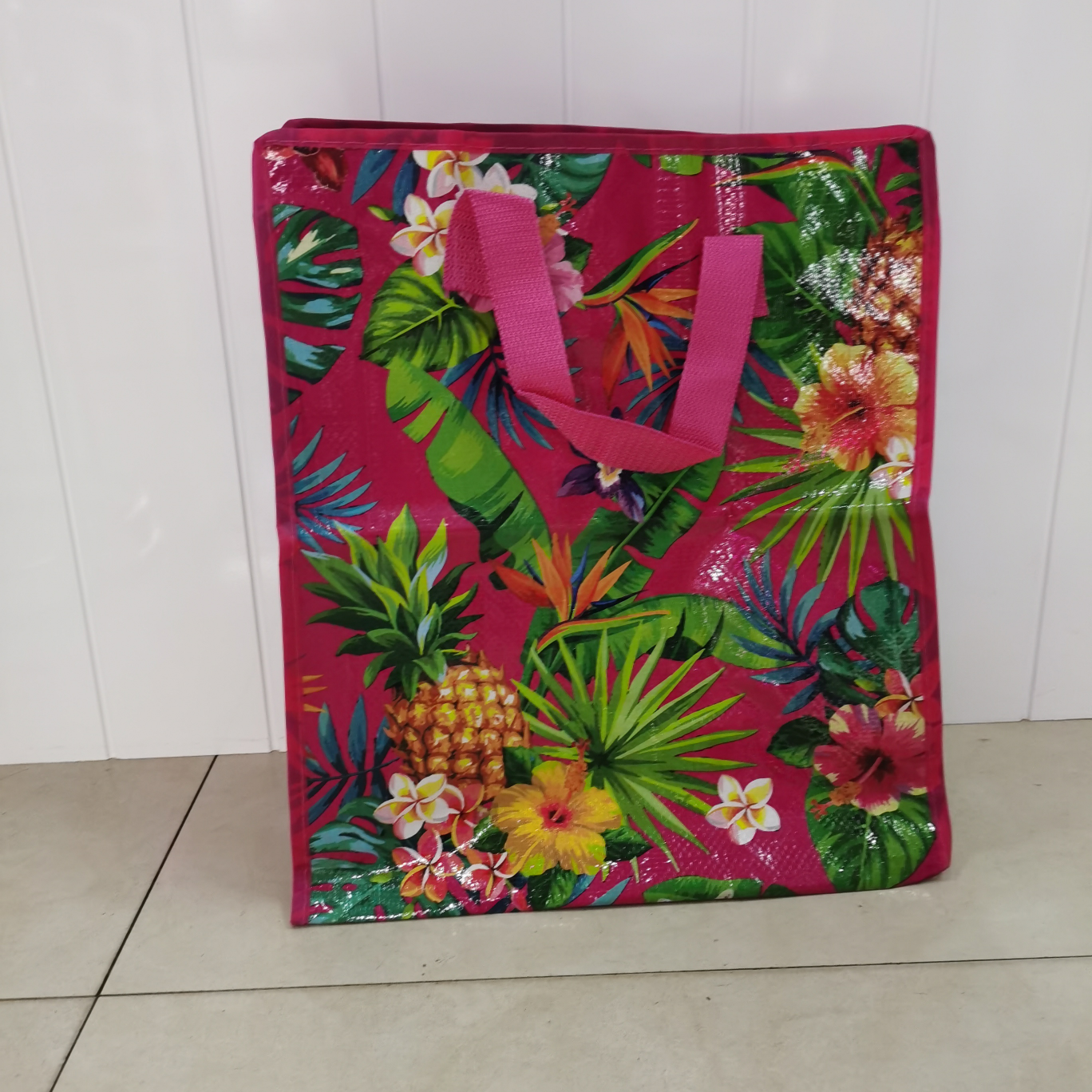 7. Direct sales of woven bags from the manufacturer, with a wide variety of patterns to choose from. We also offer non-woven fabric and non-woven fabric mini bags. Welcome to purchase.