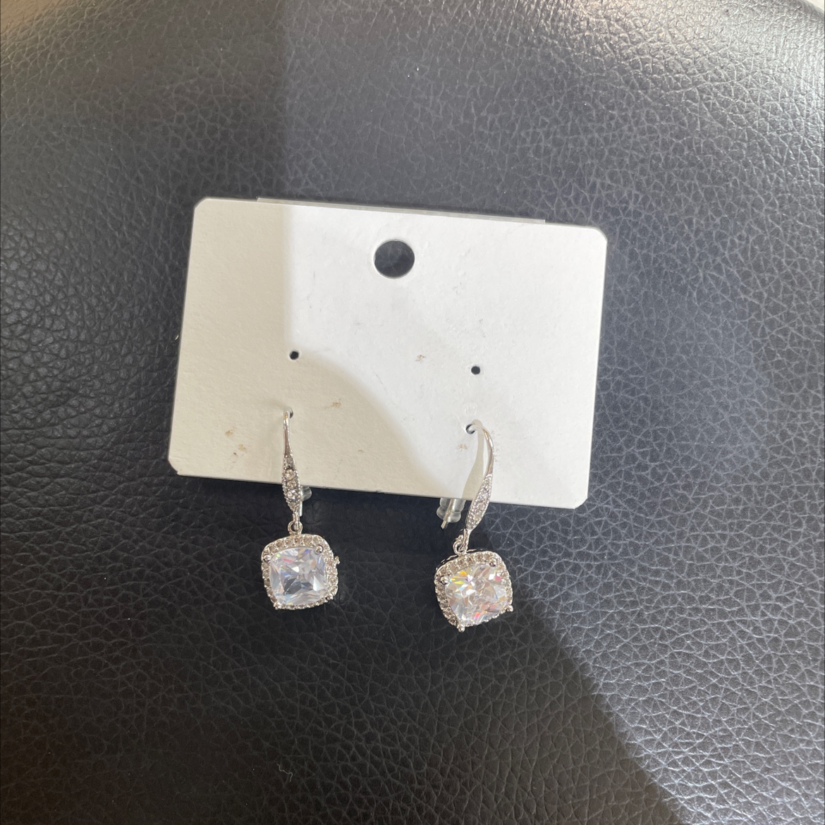 Today beauty Korean earrings fashion zircon inlaid delicate lovely girlish temperament Specification drawing