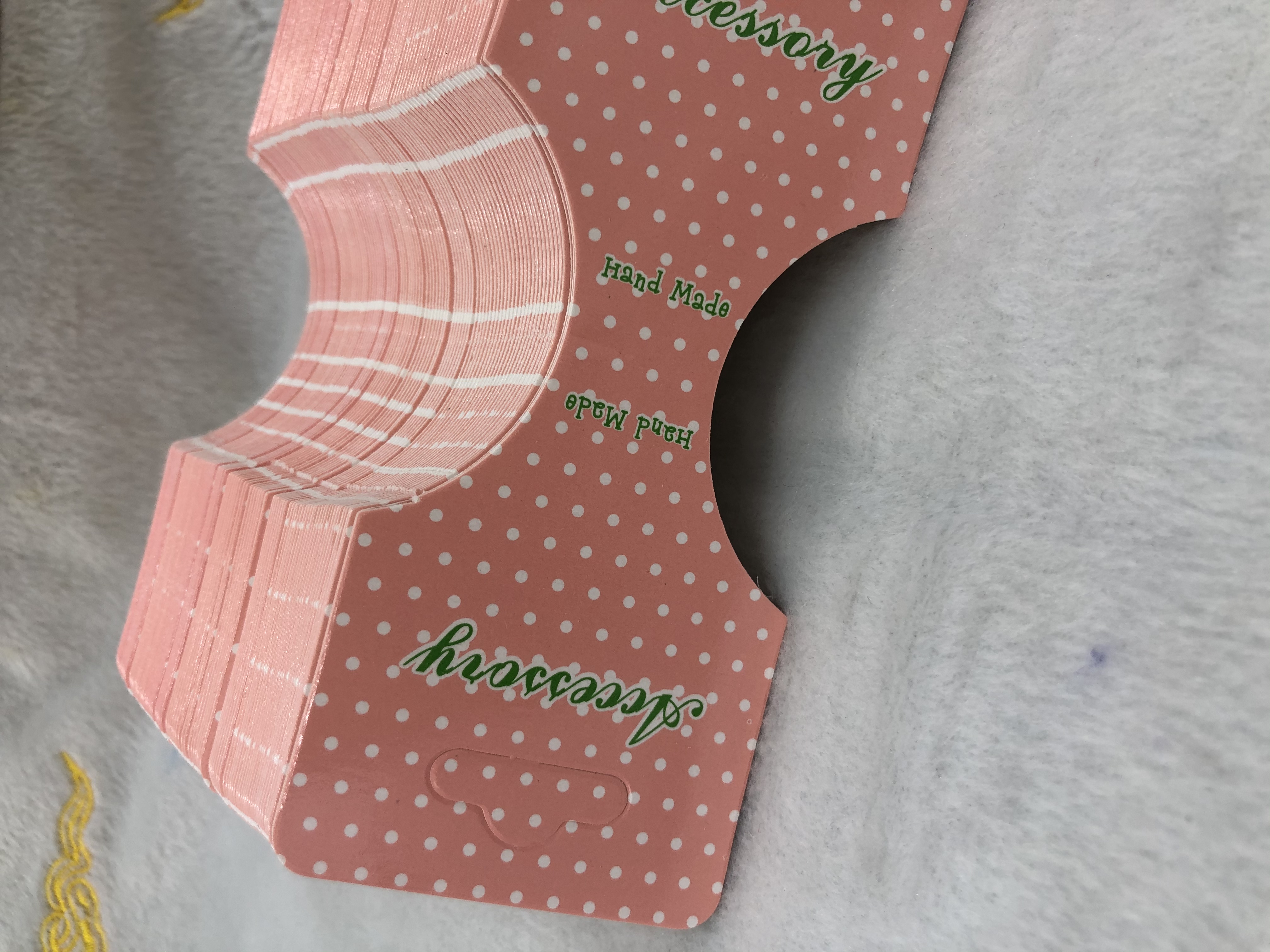 55*132彩色350克白卡印刷吊卡表面腹亮膜详情图5