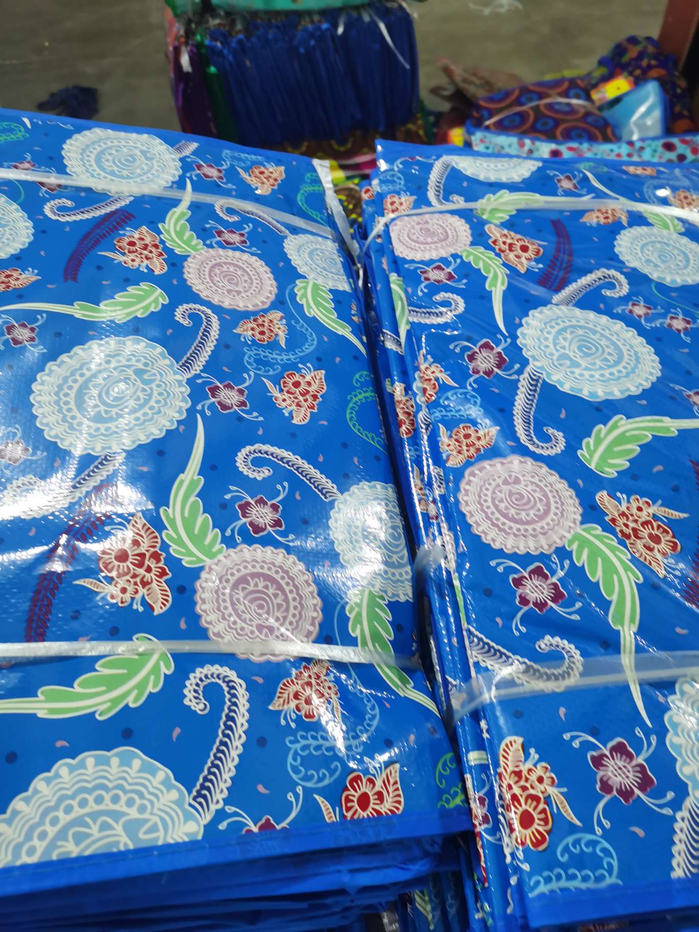13 Woven bag factory direct sales, with various patterns to choose from freely. We also offer non-woven fabric and non-woven fabric mini bags. Welcome to purchase Item Picture