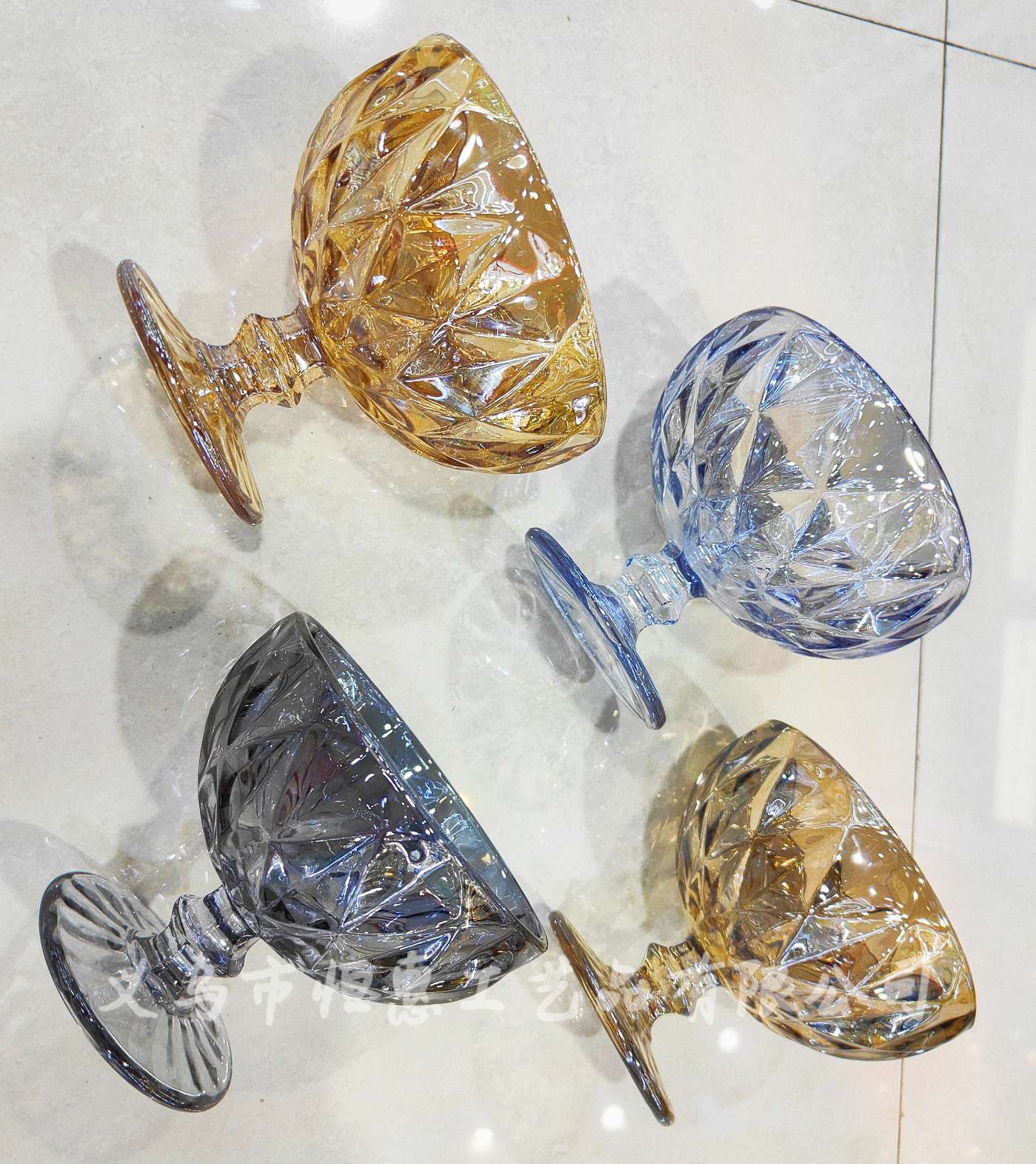 Factory direct sales of large rhombus-shaped creative European retro relief ice cream cups, ice cream bowls, dessert cups and glass highball cups pic 2