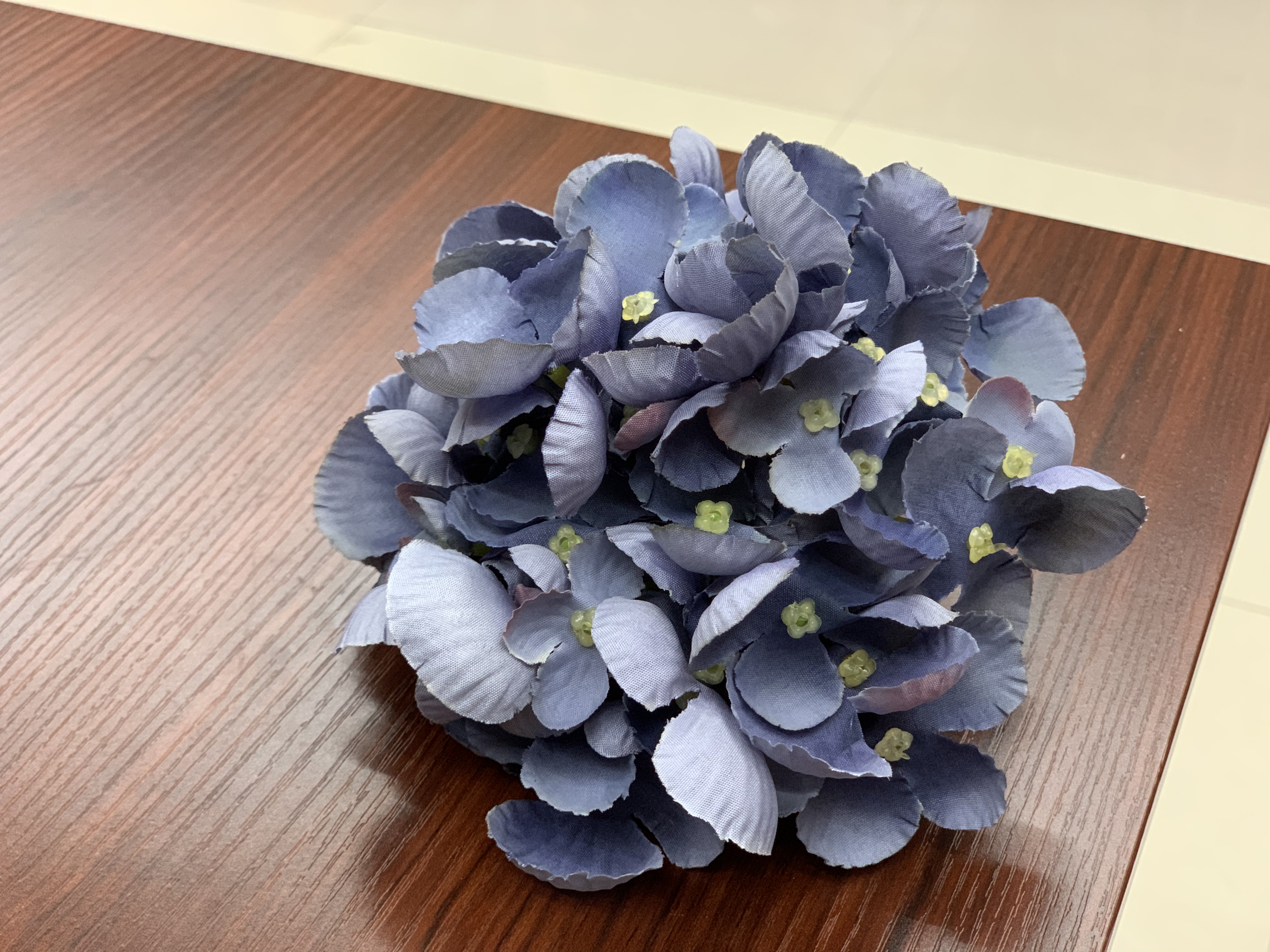 Artificial flowers, artificial plants, horticultural flower accessories, photo props, flower heads 14444 Application Scenario