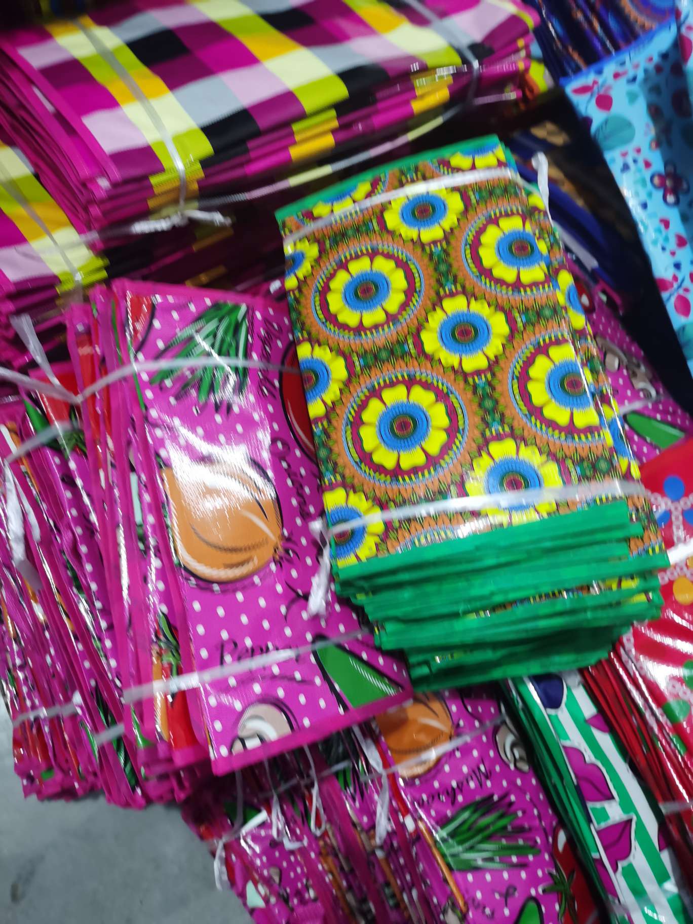 13 Woven bag factory direct sales, with various patterns to choose from freely. We also offer non-woven fabric and non-woven fabric mini bags. Welcome to purchase detail image 4