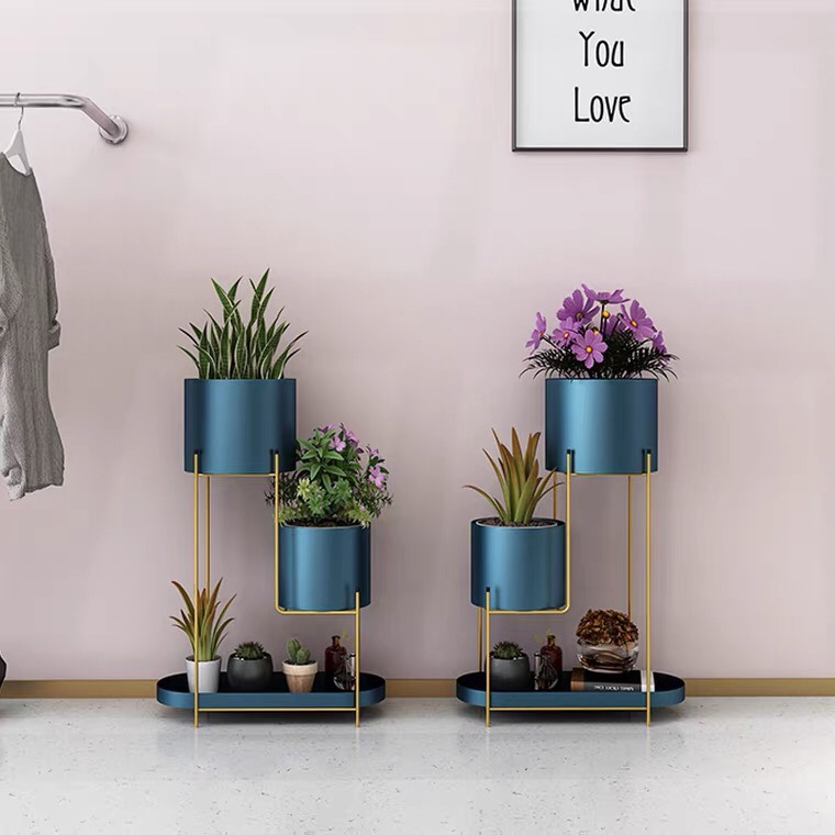 Modern Simple Iron Flower Frame Interior full figure