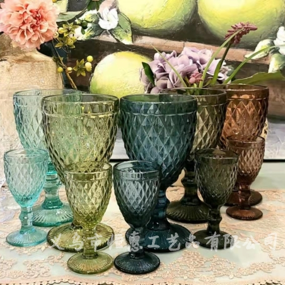 厂家直销创意高端欧式复古浮雕玻璃杯，红酒杯，果汁杯彩色高脚杯图