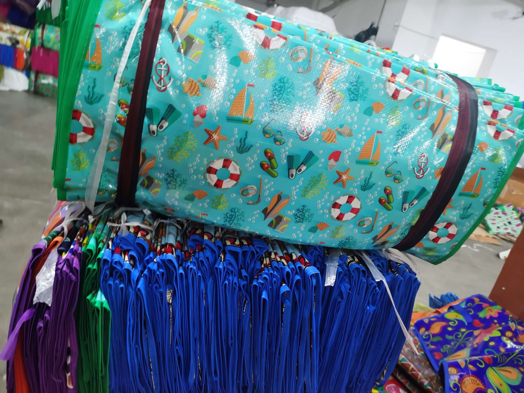 13 Woven bag factory direct sales, with various patterns to choose from freely. We also offer non-woven fabric and non-woven fabric mini bags. Welcome to purchase detail image 1