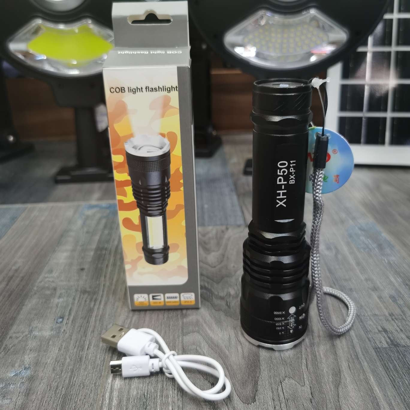 New aluminum alloy high-intensity flashlight WJ-BXP11 Item Picture