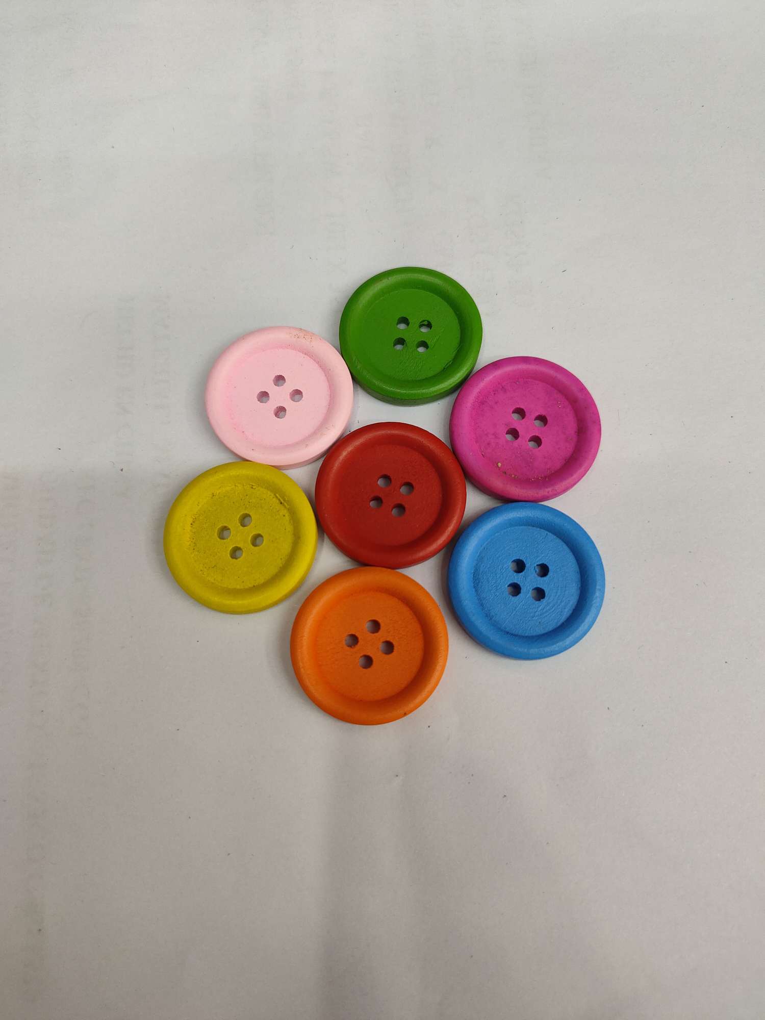 3.0公分细边纽扣白底实物图