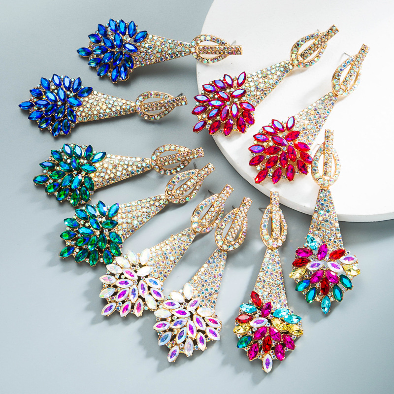 Long star-shaped shell earrings, retro, exquisite, high-end and elegant, with zirconium earrings and flower bouquets details Picture