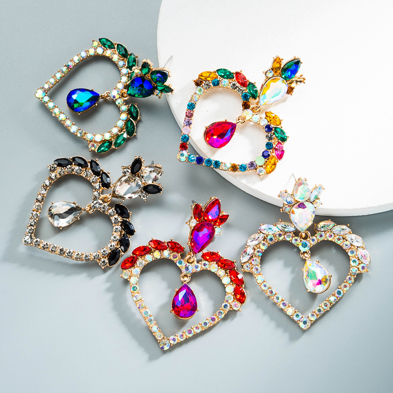 Star-shaped shell long earrings, retro, exquisite, high-end and elegant, with zirconium earrings and hearts details Picture