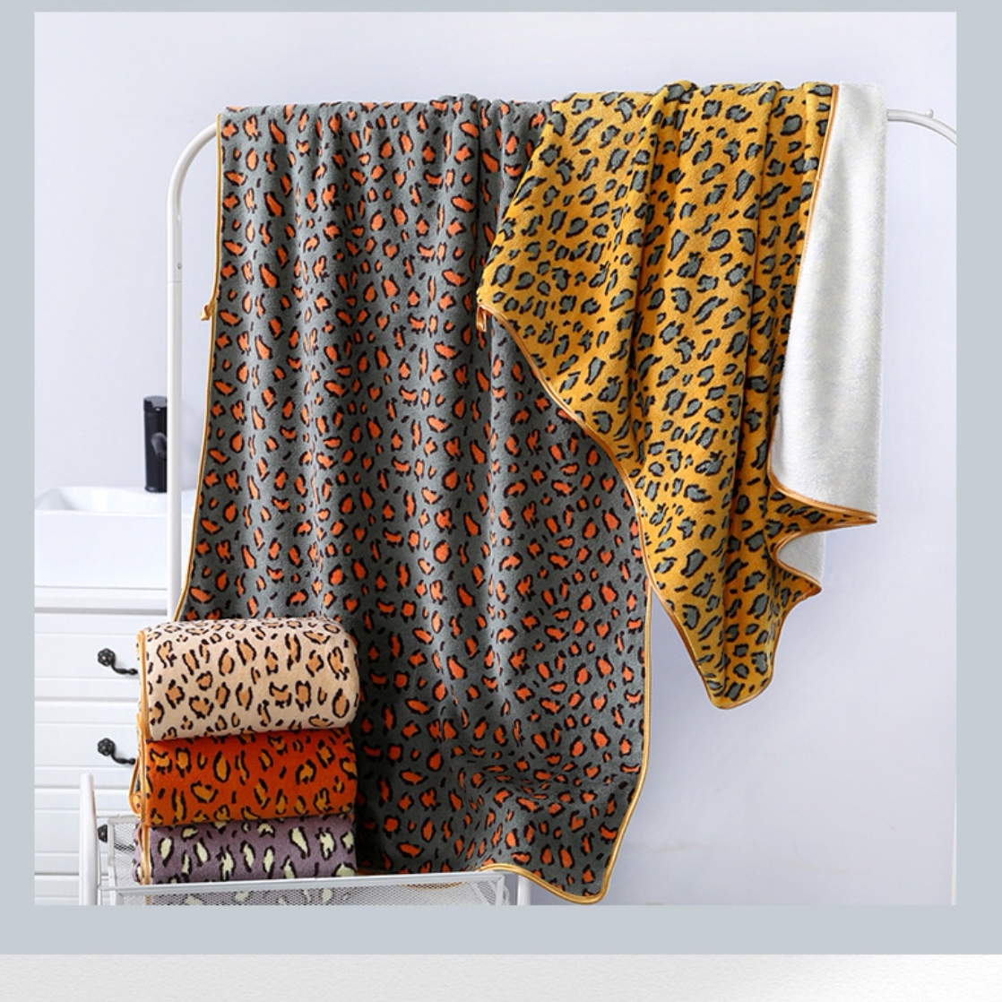 Coral fleece leopard print bath towel, dry hair towel, quick-drying home life store, high-quality bath towel 70*140cm