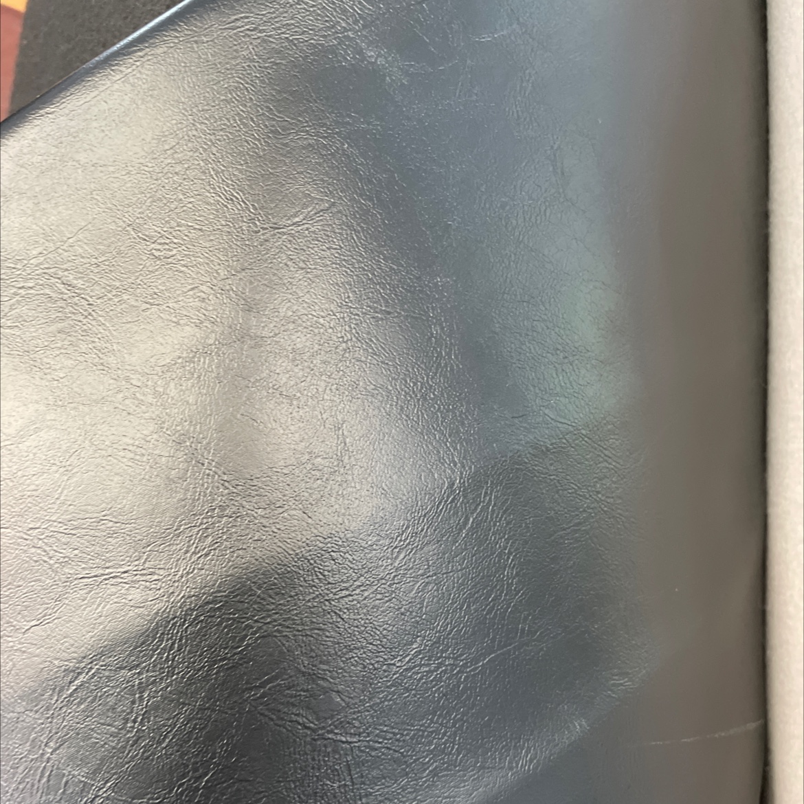 Greek oil leather fabric, leather bags, sofas, accessories, soft furnishings, belts, black zh004 Application Scenario