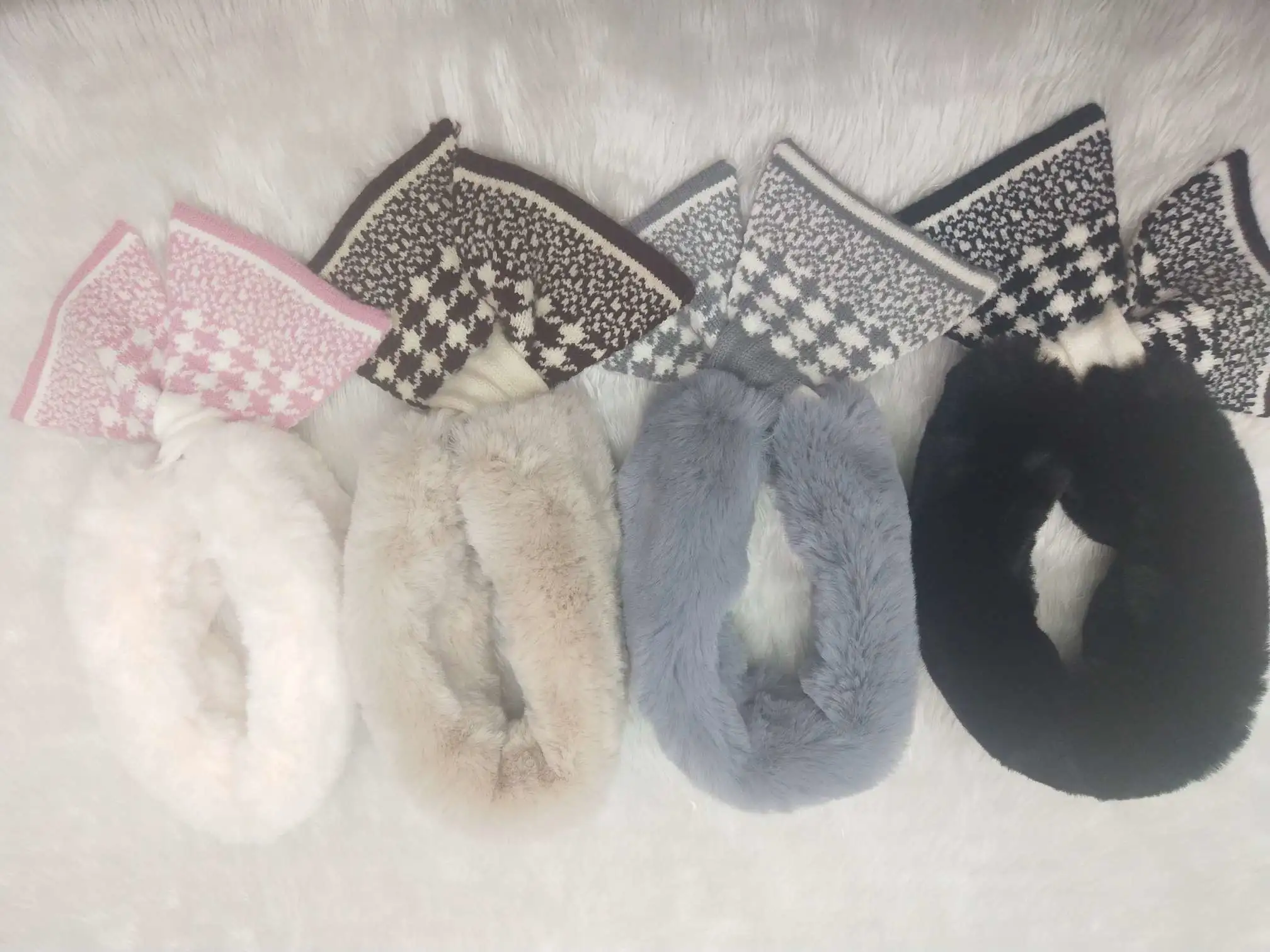This thick, high-end rabbit fur and knitted pattern versatile scarf is warm, soft, comfortable, beautiful and elegant detail image 5