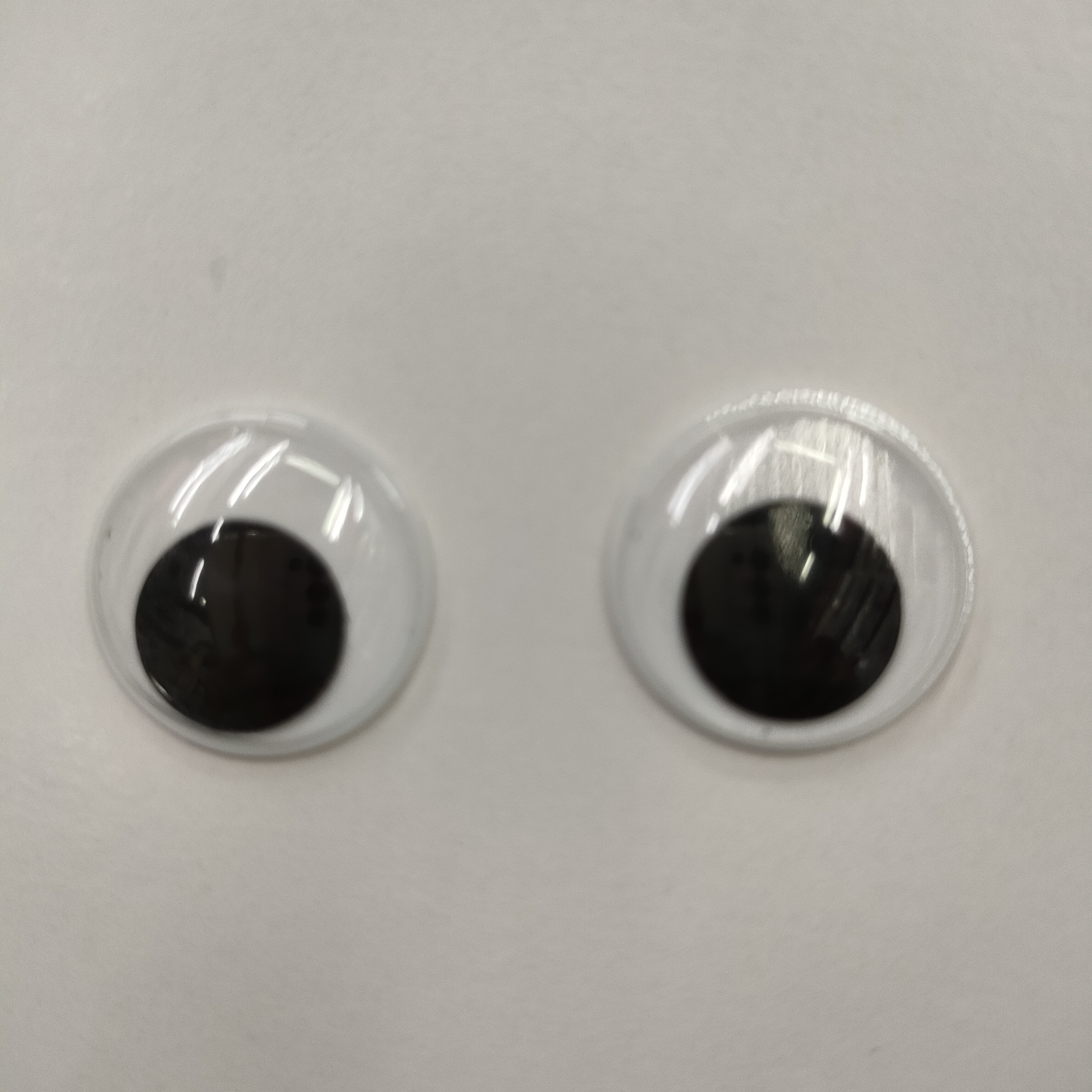 黑白活动眼睛