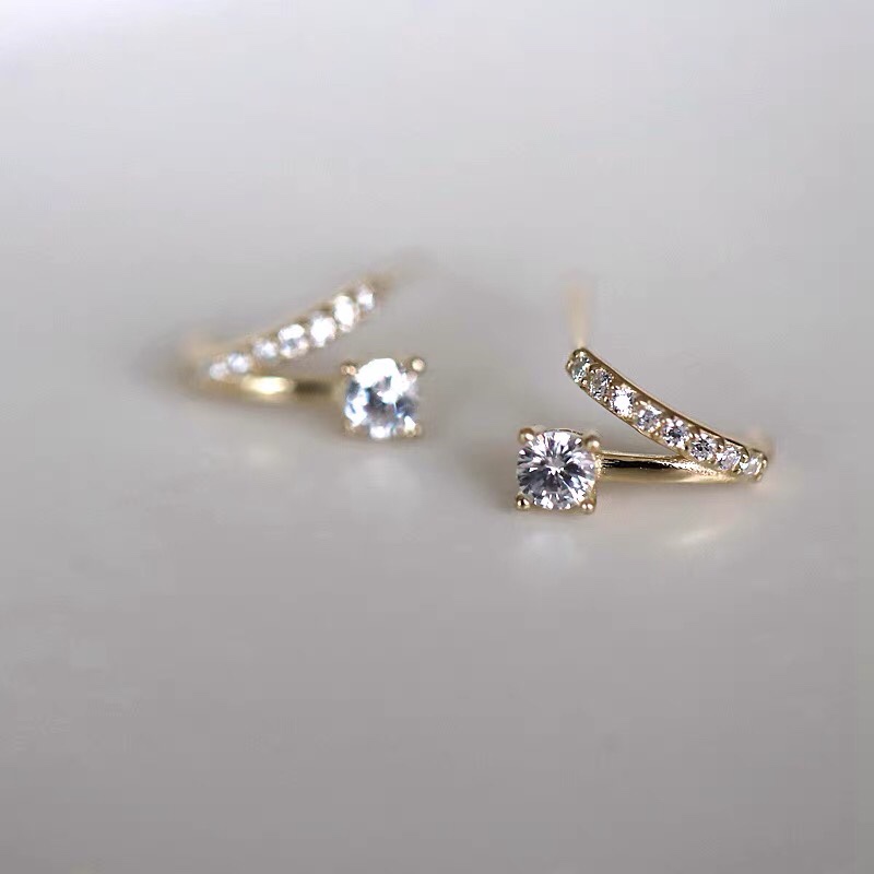 New earrings for women diamond stud earrings for women V-shaped zircon earrings