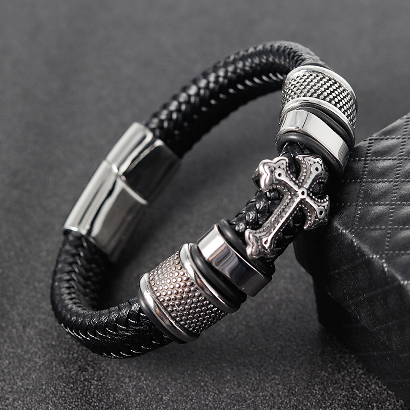 Leather hand-woven bracelet, genuine leather woven cross men's leather bracelet, retro stainless steel leather rope Application Scenario