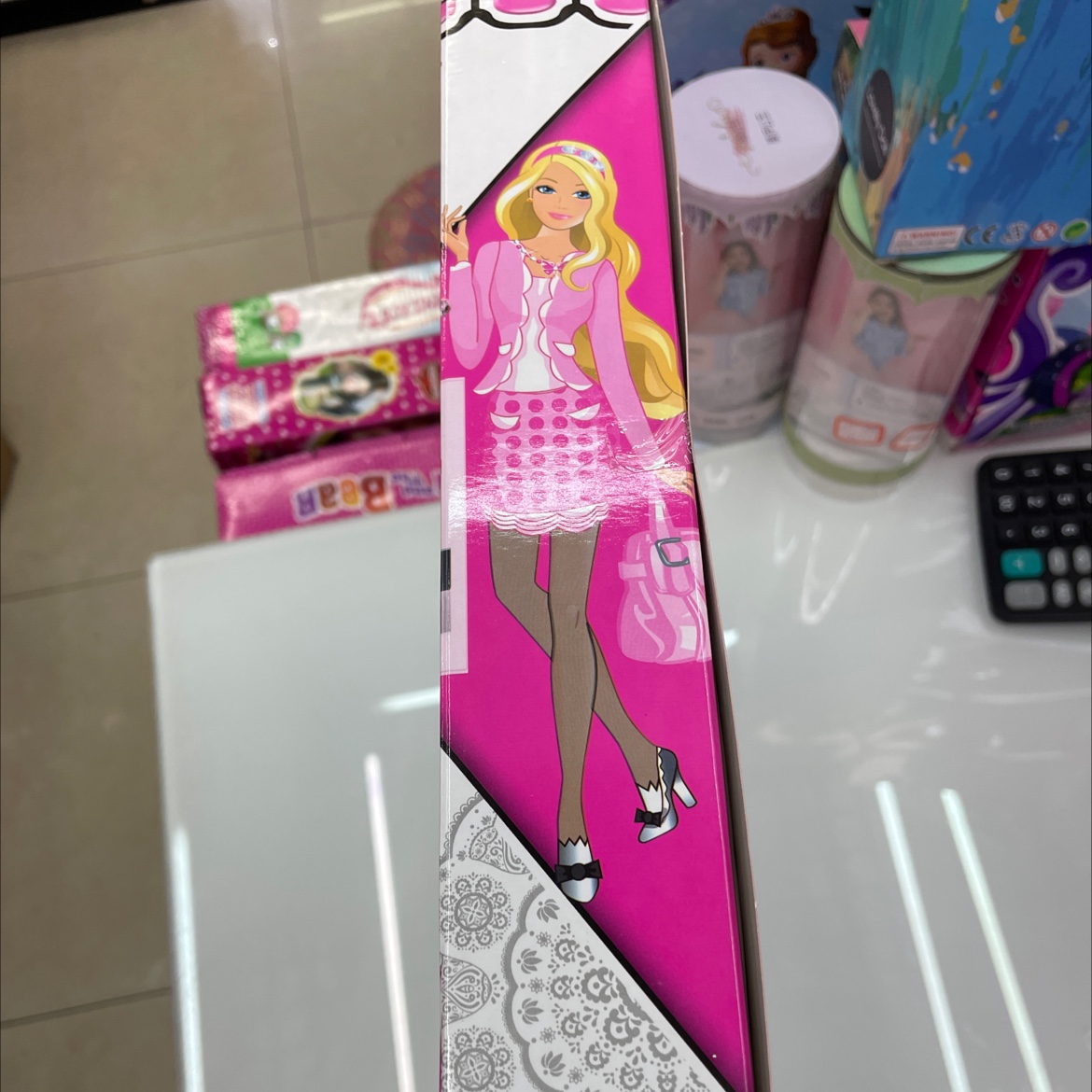 054 Barbie dolls can be dressed up detail image 3