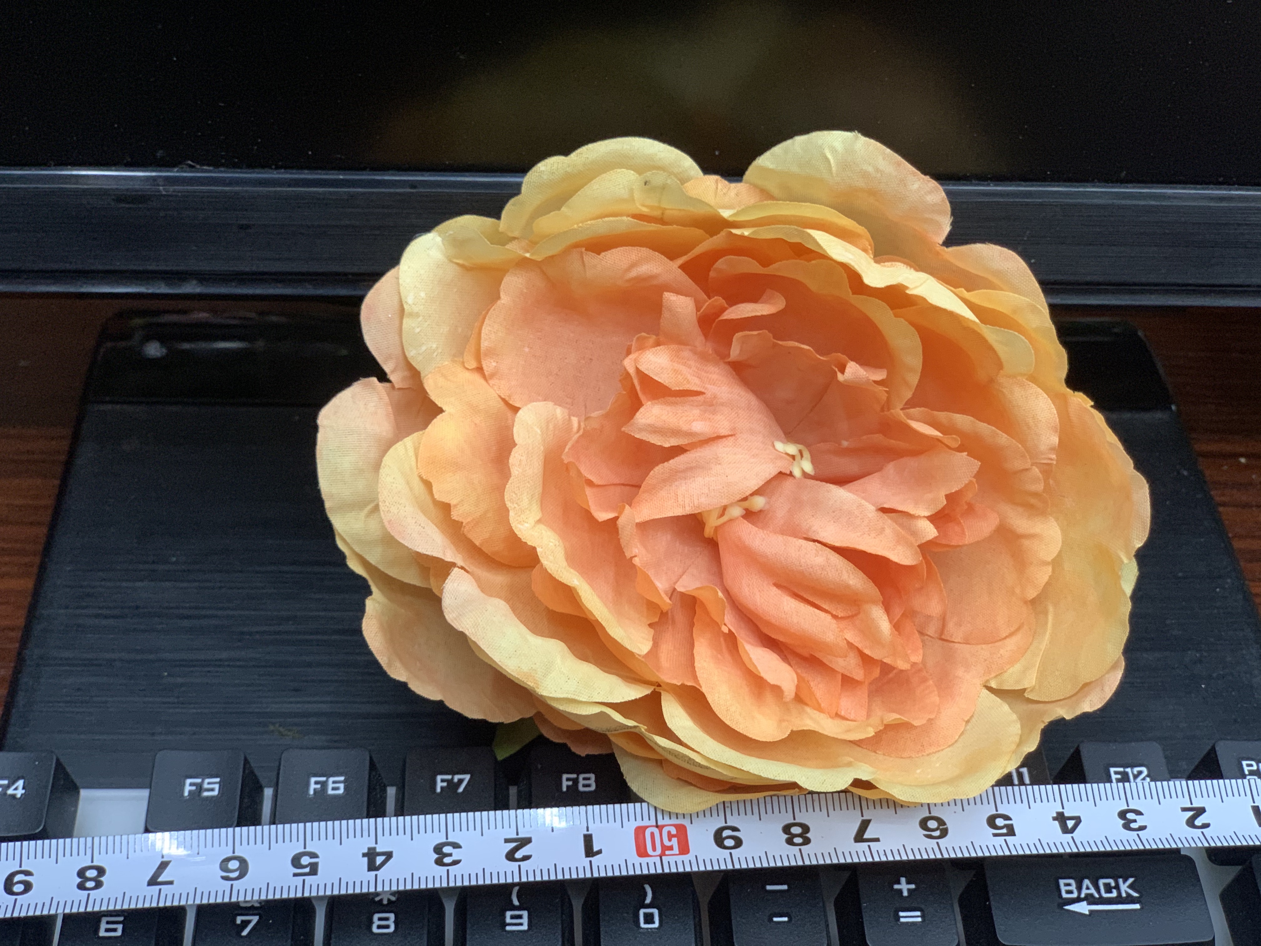 Artificial flowers, artificial plants, garden flower accessories, photo props, flower heads 13 Application Scenario