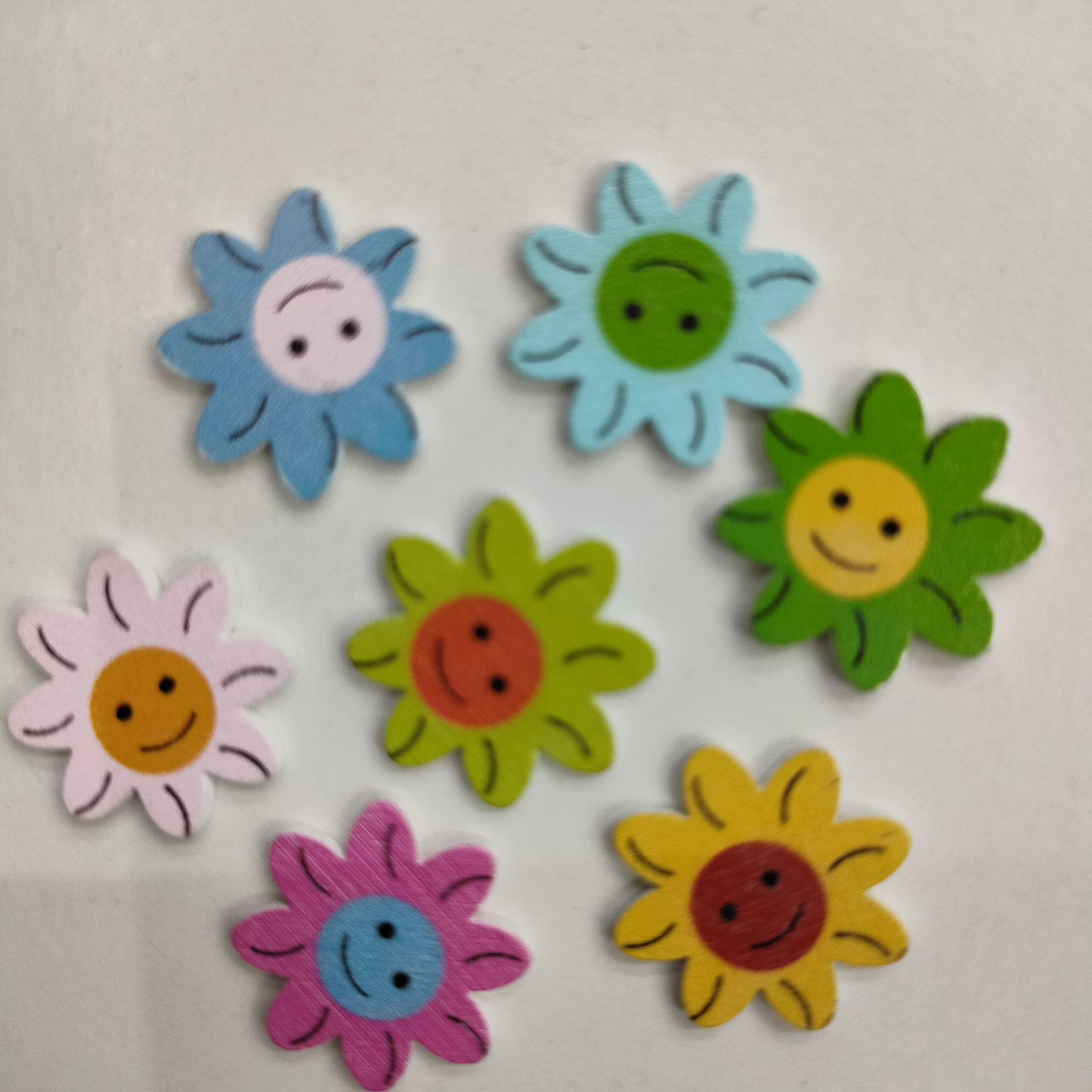 厂家直销树脂纽扣太阳花图案彩色平底纽扣