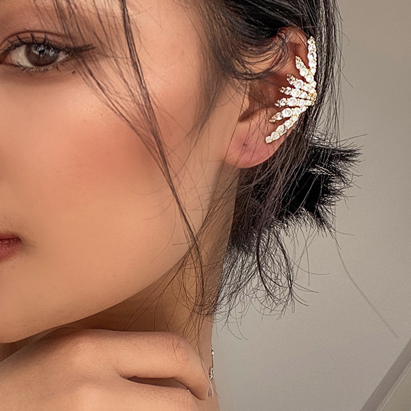 Personality full diamond zircon ear bone clip without ear piercing ear clip European and American ins niche design simple high-grade feeling auricle thumbnail