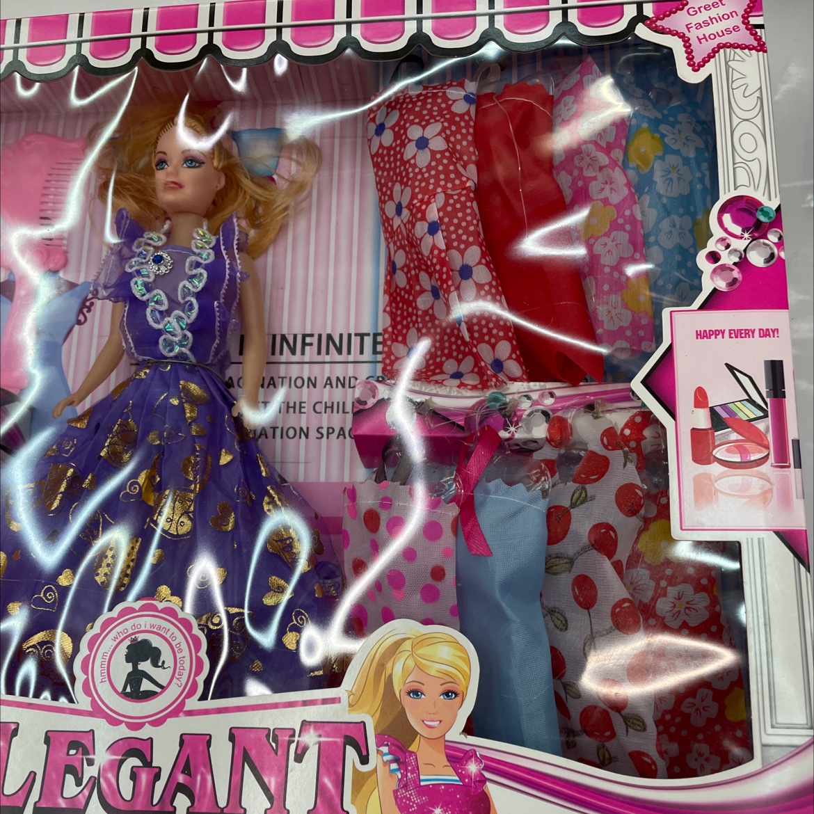 054B Barbie dolls can be dressed up in different outfits detail image 2