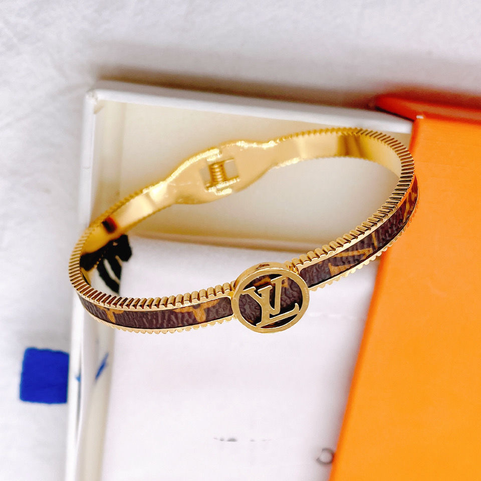 Chenglong Jewelry 2021 Titanium Steel Bracelet for Women, simple and non-fading Classic Style, student bracelet, Birthday Gift for Japanese and Korean couples B0144-95 Specification image