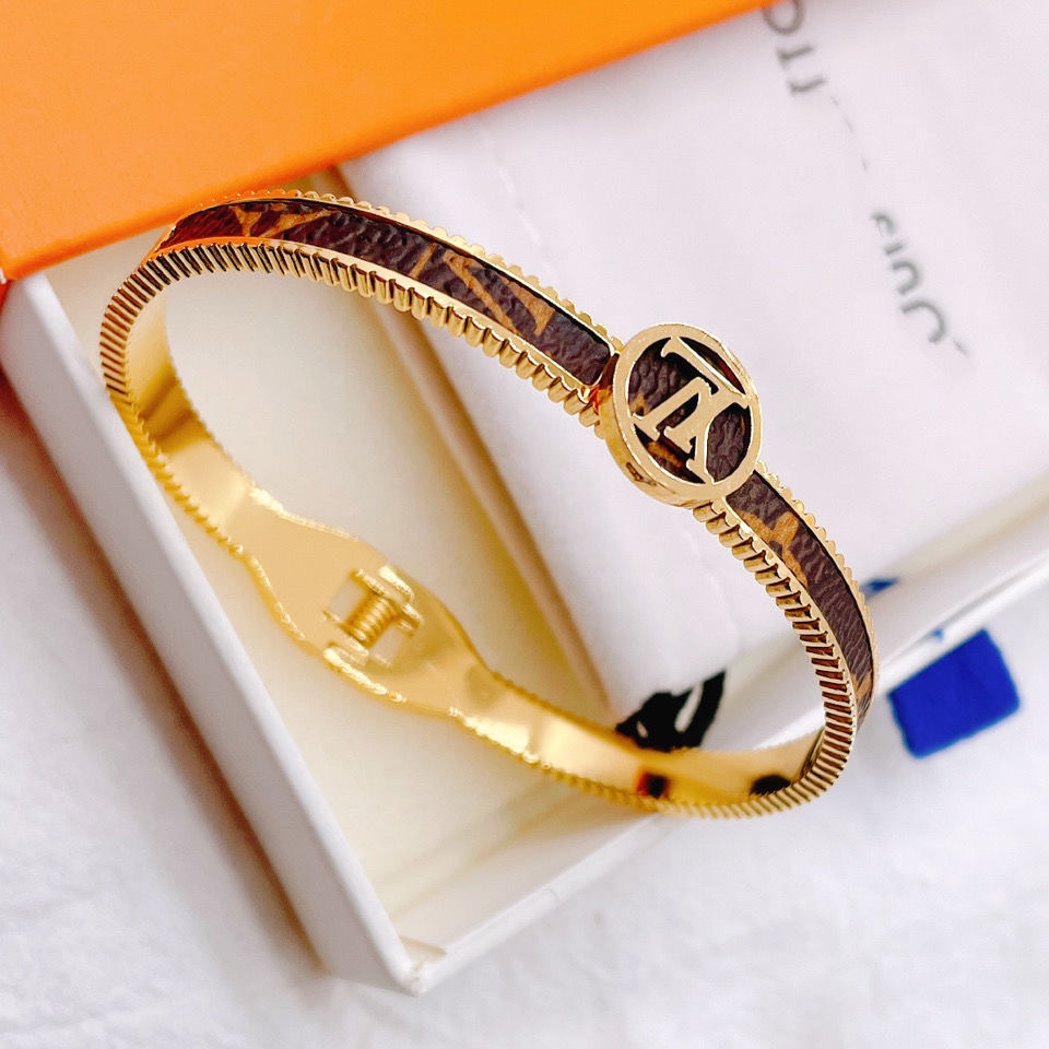 Chenglong Jewelry 2021 Titanium Steel Bracelet for Women, simple and non-fading Classic Style, student bracelet, Birthday Gift for Japanese and Korean couples B0144-95 details Picture