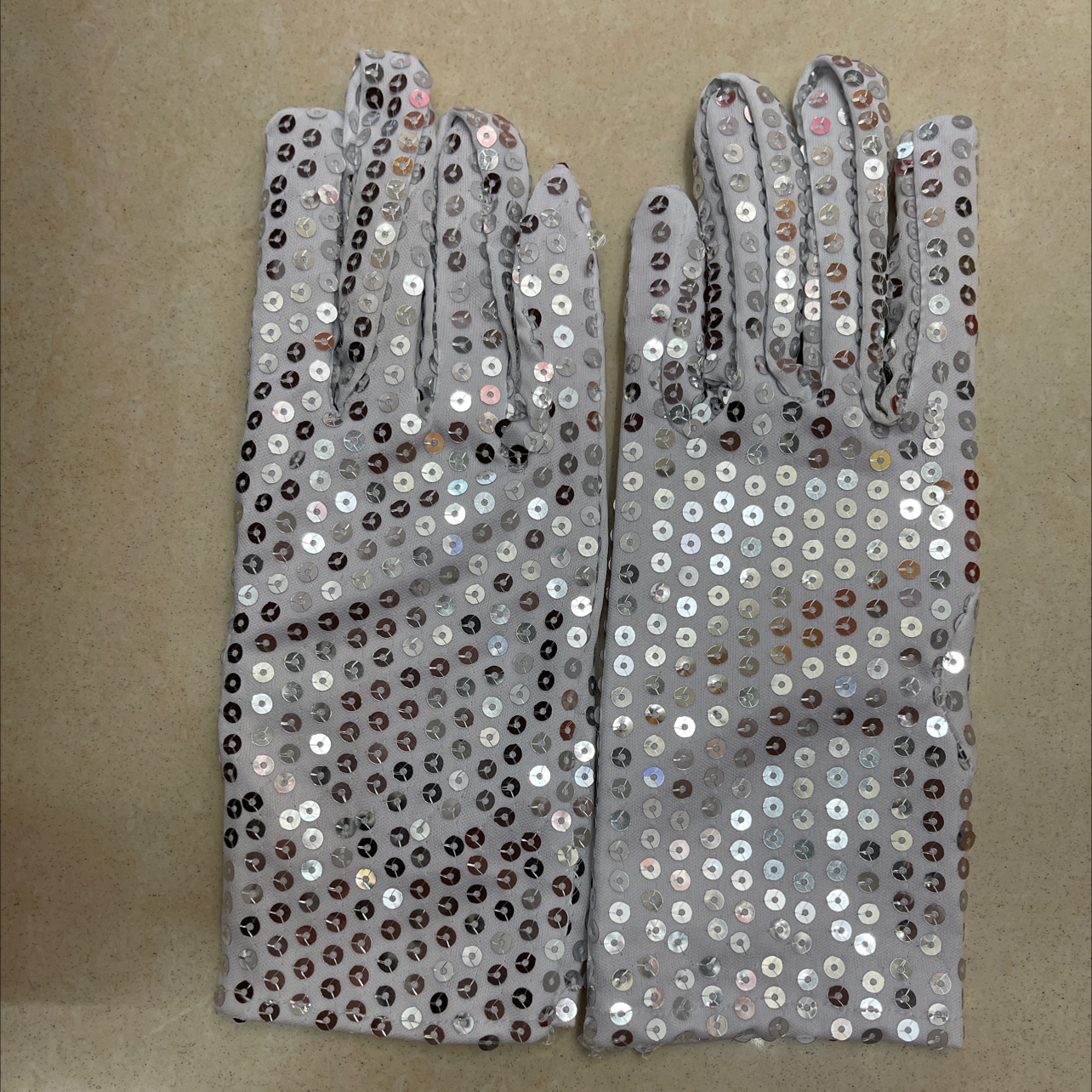Children's Sequin Performance Gloves Example Figure