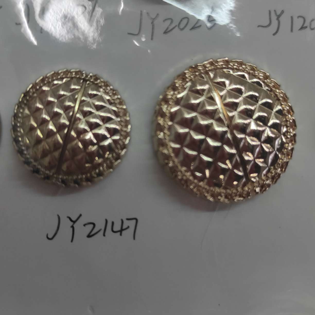 High-Grade Gold-Plated Buttons Item Picture