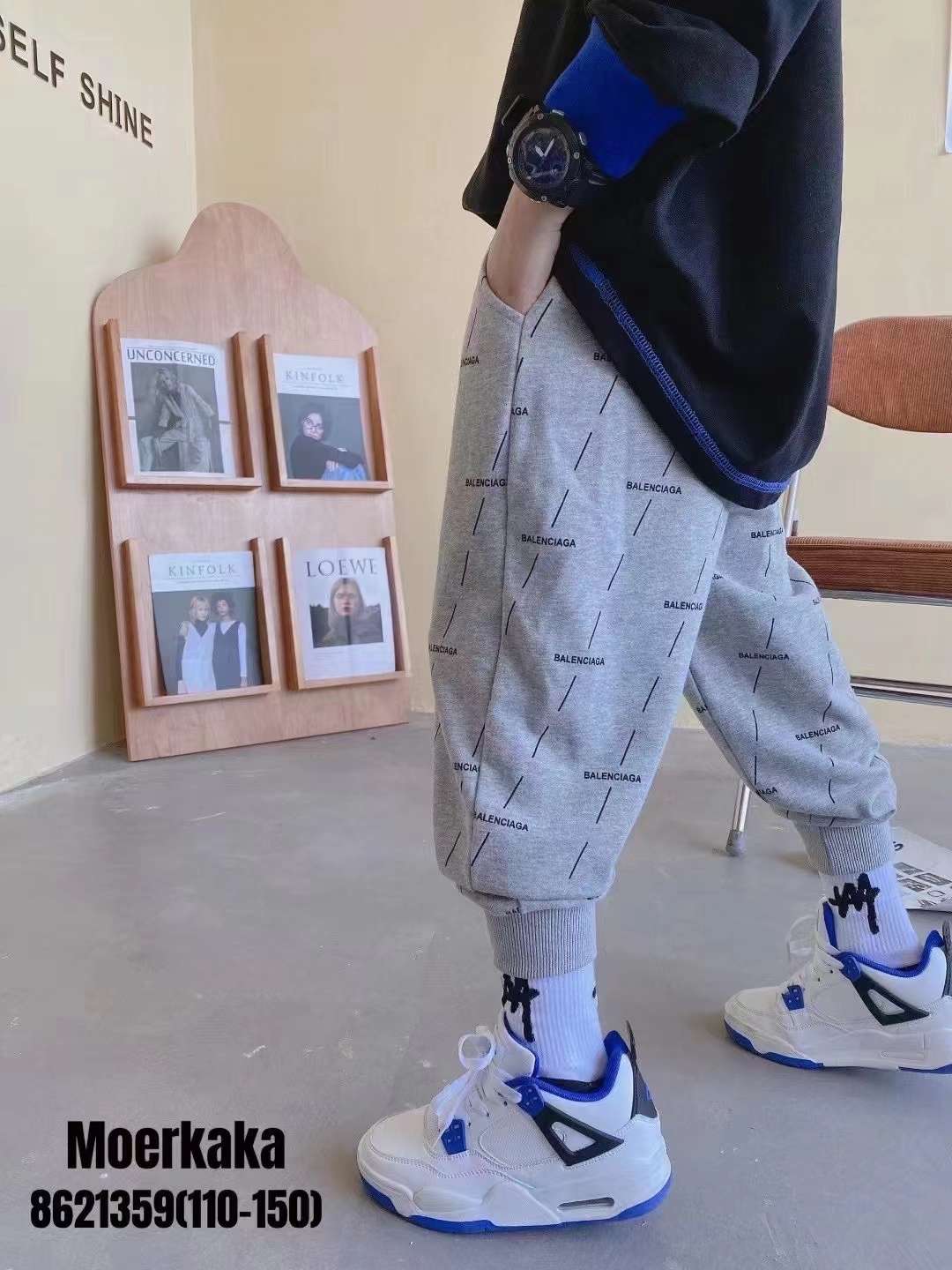 The new autumn collection of children's pants from Zhongda Tong, featuring stylish checked casual pants and grey long pants details Picture