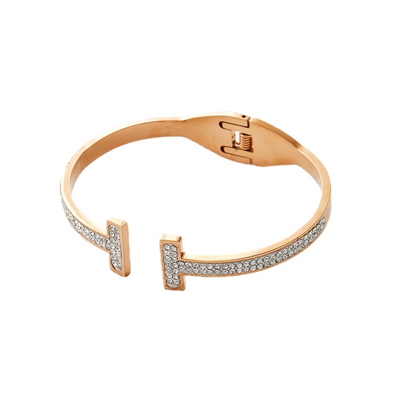 Chenglong Jewelry Tiffa rose gold Double t Bracelet, women's open mouth, elegant and versatile style, popular titanium steel jewelry bracelet B0130-90 Application Scenario