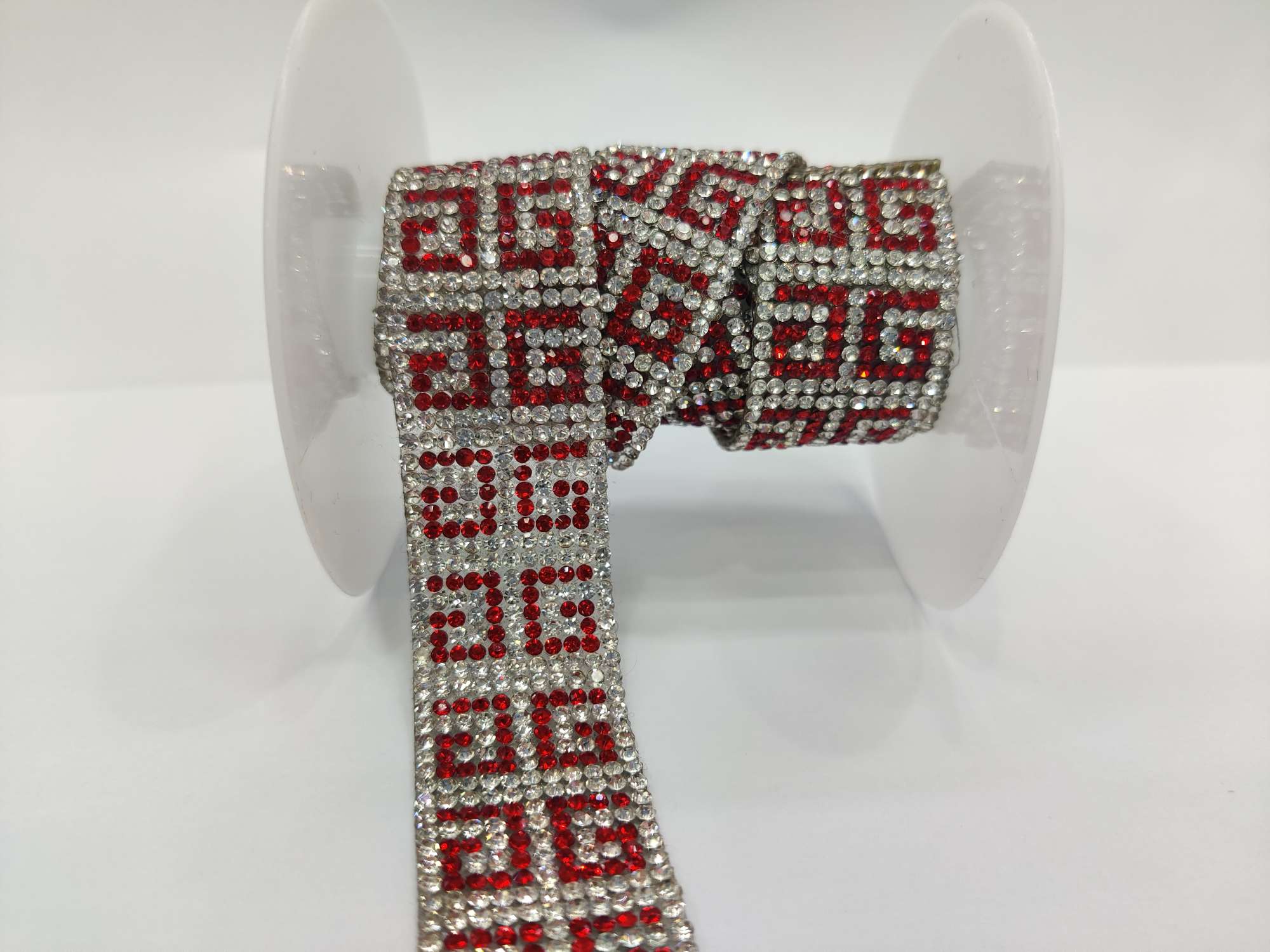 Rhinestone Rubber Mesh Chain Application Scenario