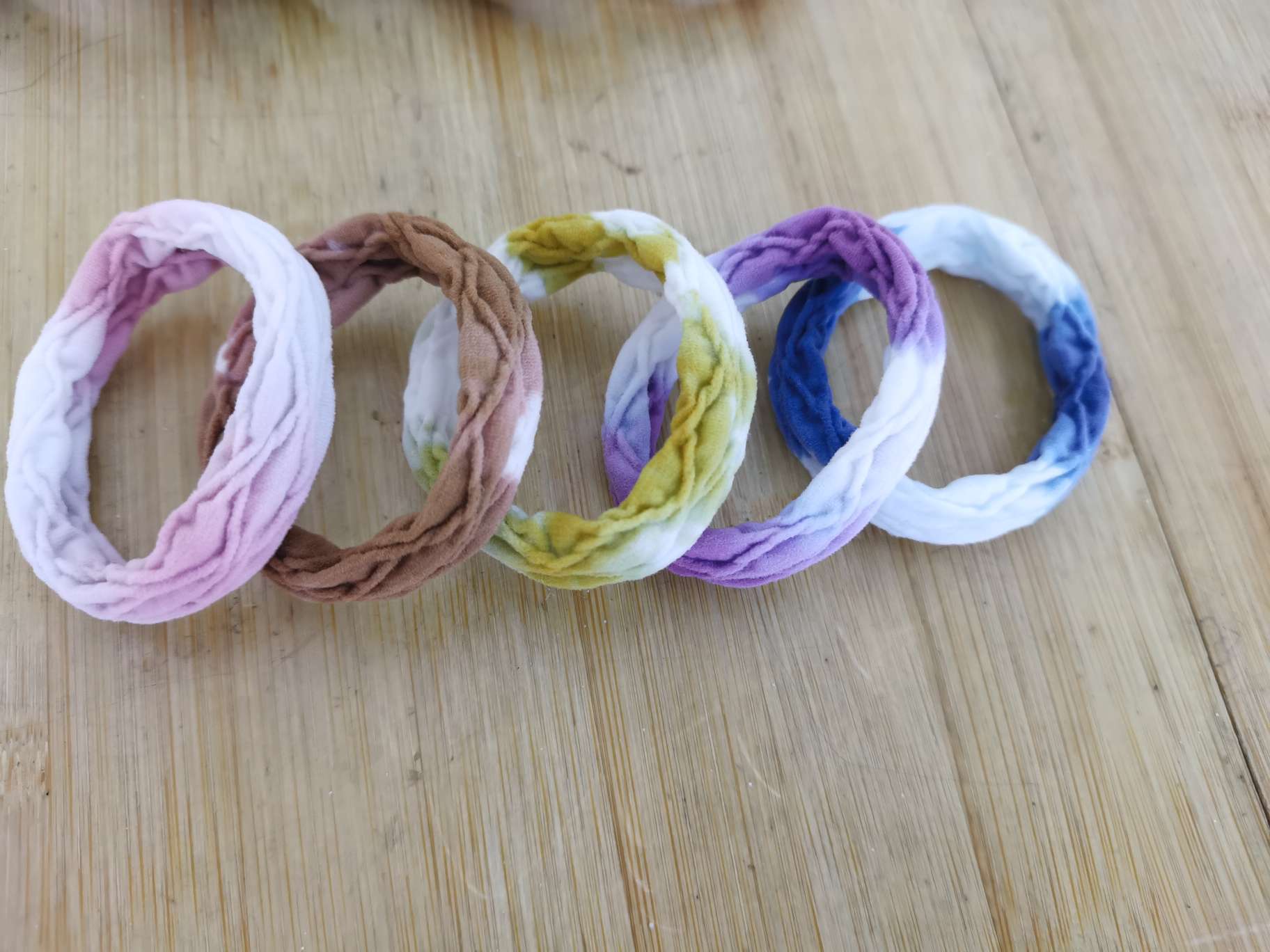 The New Fashion Mixed Dyed Floral Scrunchie. Network Red Explosive Manufacturers Direct Sales Super Hot Hairpin Spring, Summer, Autumn And Winter Essential Application Scenario