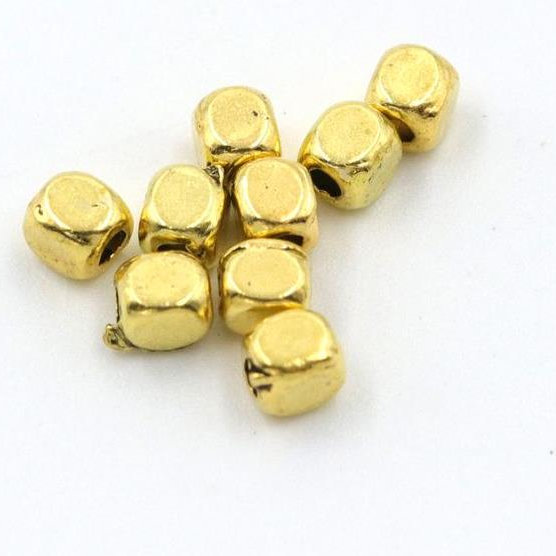Square ancient gold alloy beads