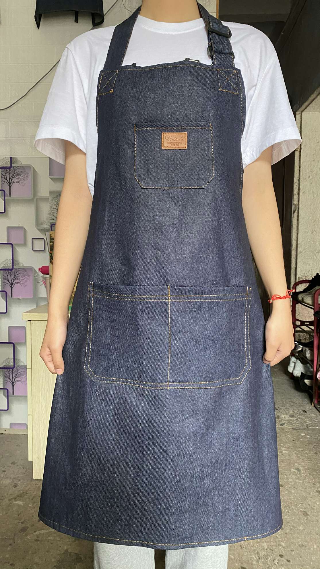 Korean Fashion Adult Square Pocket Denim Apron, Restaurant Florist Hanging Neck Adjustable Work Apron details Picture