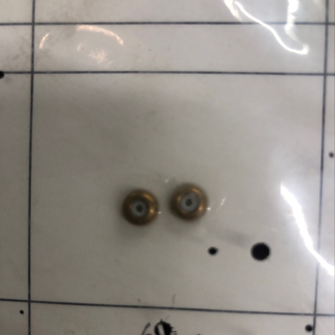 6 flat rubber beads