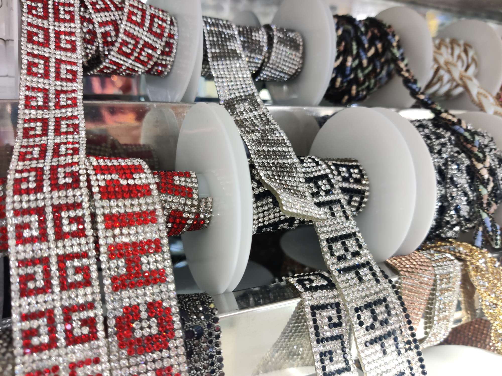 Rhinestone Rubber Mesh Chain details Picture