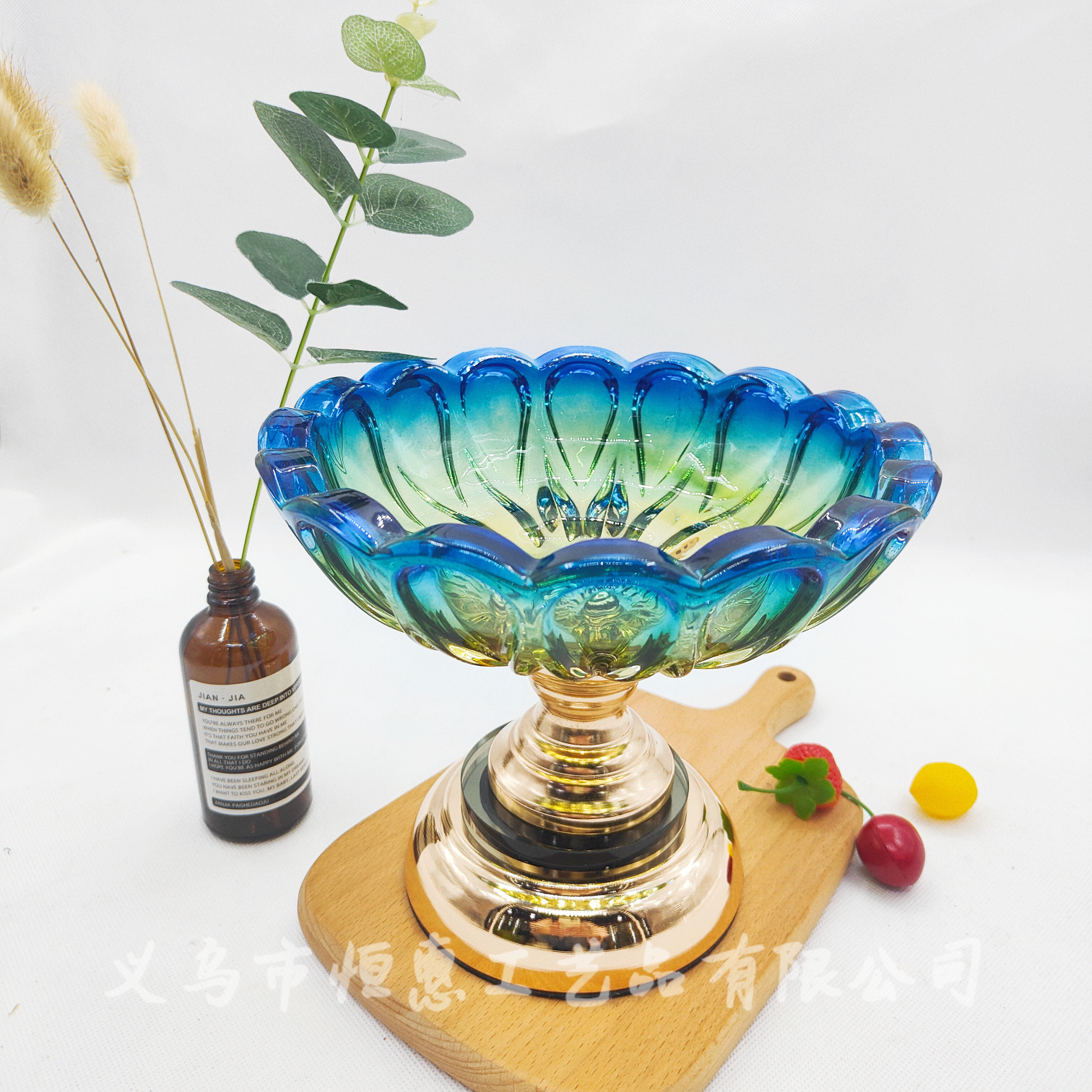 European-style modern fruit platter, creative modern living room household, American-style home coffee table, decorative item, glass fruit platter