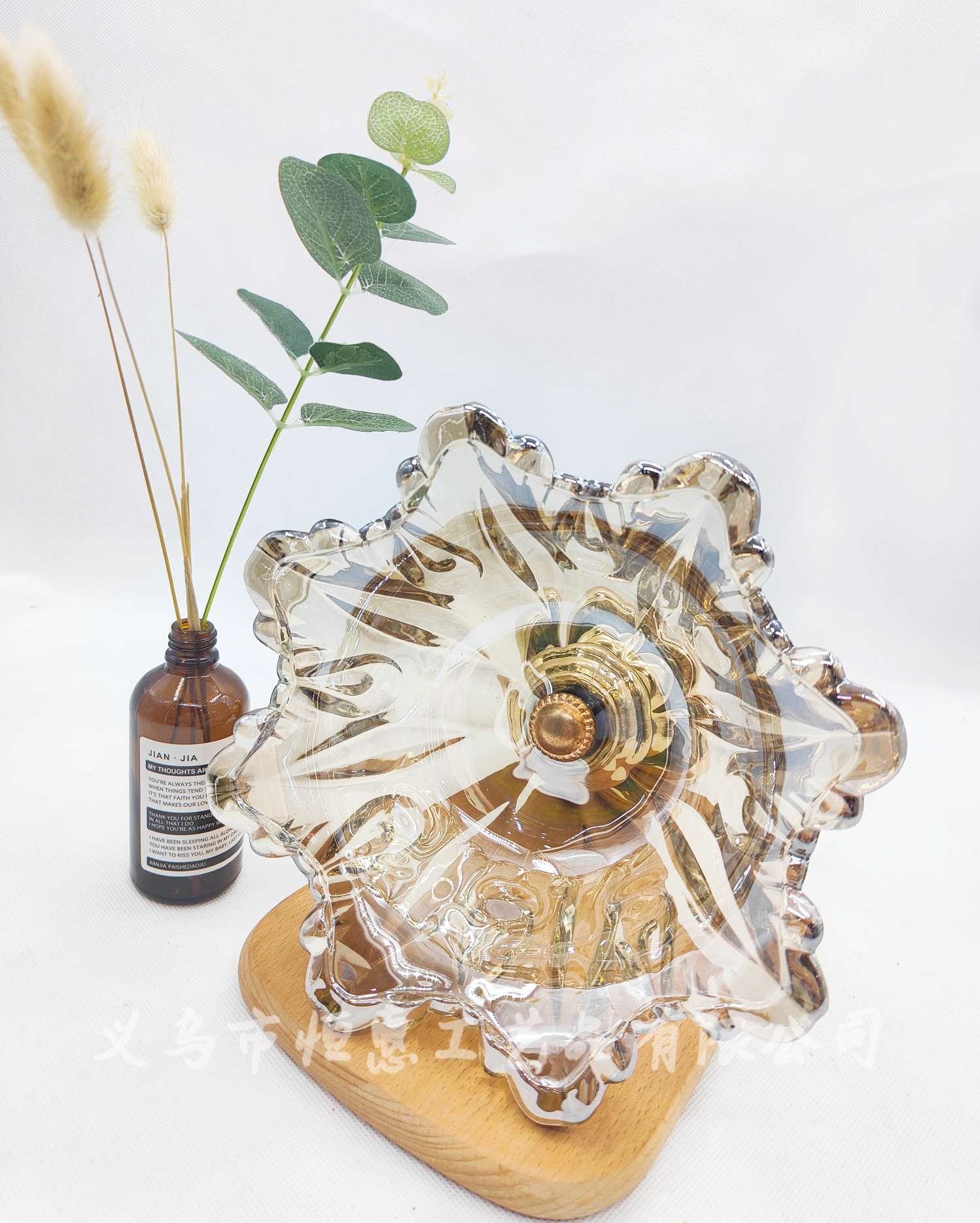 European Light Luxury Glass Fruit Tray Decoration Simple Modern Living Room Table Soft Decoration Home Accessories Dry Fruit Tray Application Scenario