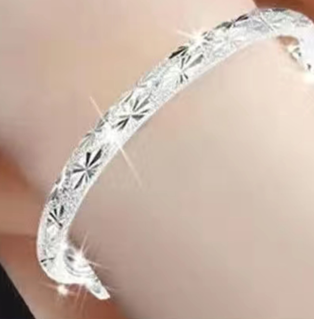99纯银千足银手镯，圈口7cm宽0.3cm详情图3