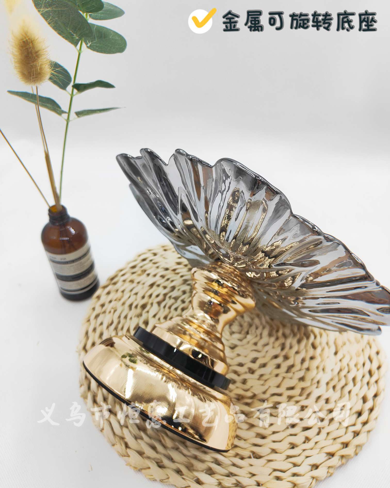 European-style glass high-legged fruit plate, American-style luxurious crystal glass large fruit basin, European-style living room creative fruit plate decoration Application Scenario