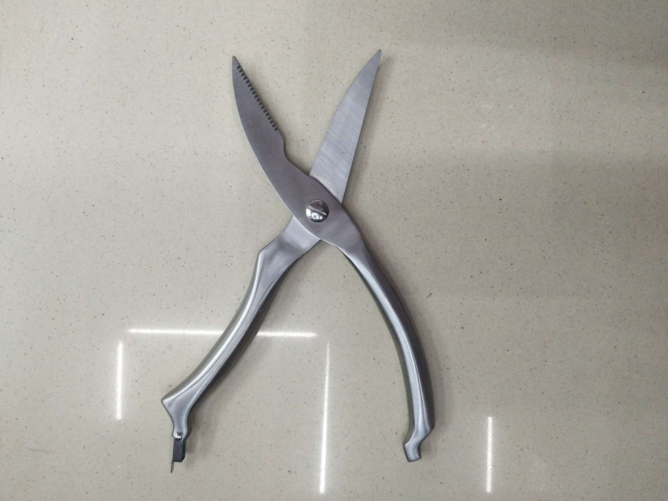 Office scissors, office and educational scissors, cutting tools, stainless steel branch scissors, branch scissors, pruning branch scissors, branch scissors, office desktop scissors Application Scenario