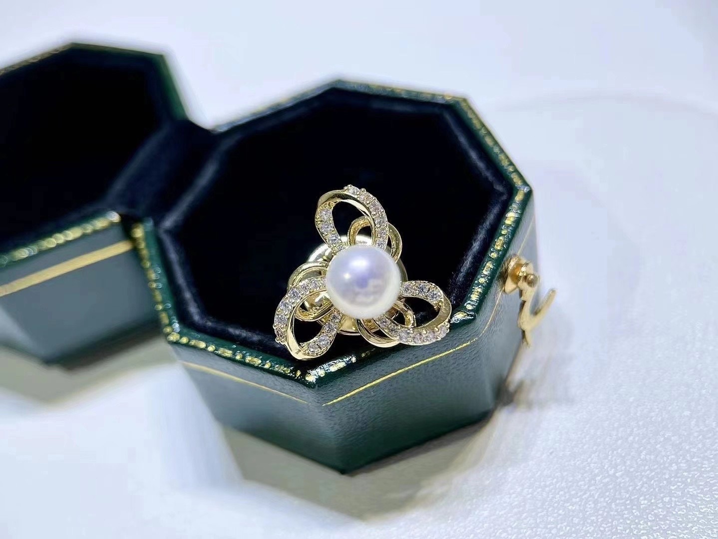 袖扣白底实物图