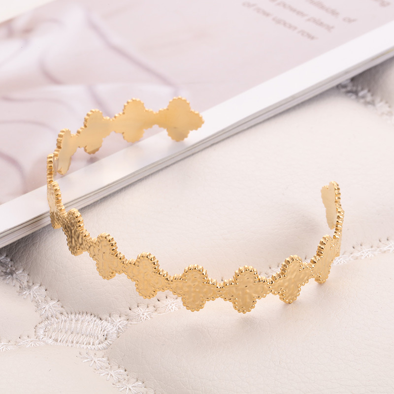 Fashionable and individual stainless steel cast C-shaped bracelet, Roman gold coin multi-piece geometric embossed titanium steel open bracelet Specification image