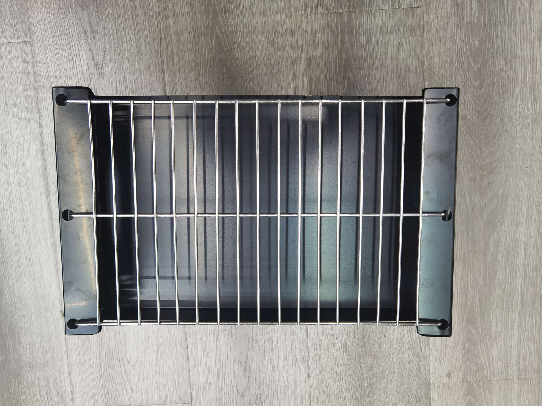Outdoor Simple Folding Grill Black Charcoal Simple Grill Application Scenario
