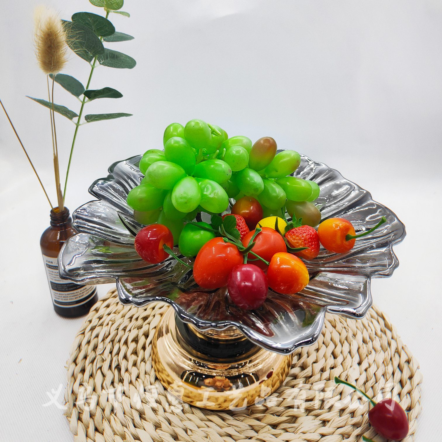European-style glass high-legged fruit plate, American-style luxurious crystal glass large fruit basin, European-style living room creative fruit plate decoration